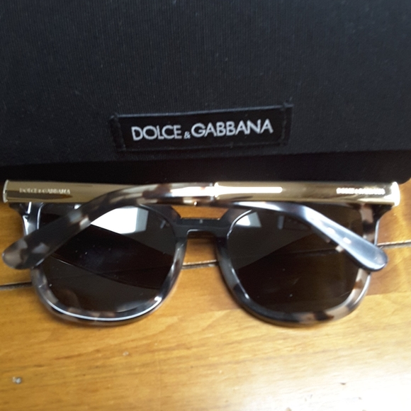 Dolce & Gabbana Sunglasses!! EUC!! - Picture 4 of 5